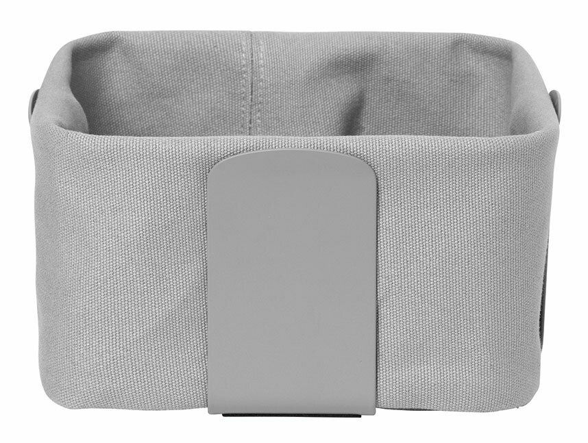 Grauer Brotkorb aus Stoff in Vorderansicht, rechteckige Form mit glatter Oberfläche.