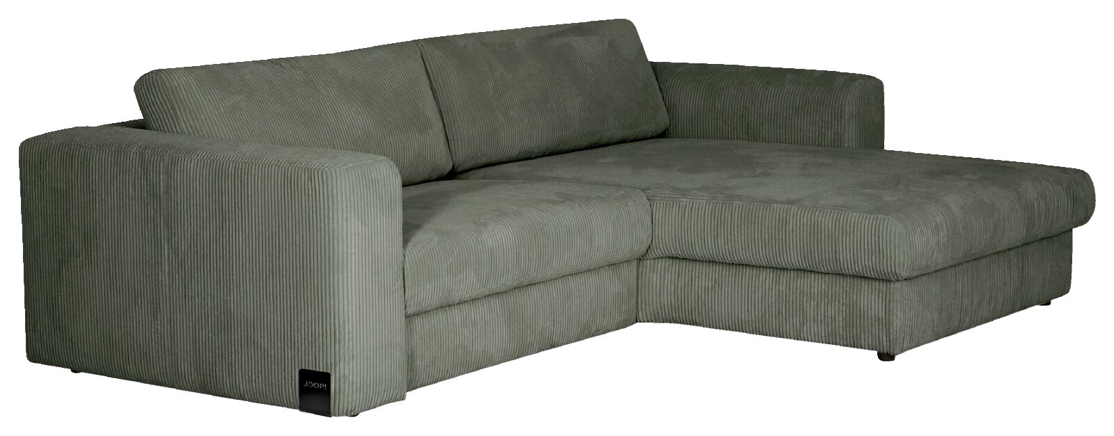 Groene hoekbank met ribfluwelen bekleding, brede armleuningen en chaise longue aan de rechterkant, gezien vanuit schuin vooraanzicht