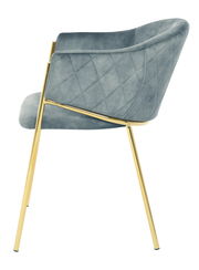 Seitenansicht eines eleganten Armlehnstuhls mit blauer Polsterung und goldenen Beinen