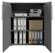 Offener Aktenschrank mit zwei Türen, gefüllt mit Ordnern, einer Box und Büromaterialien, frontal betrachtet.