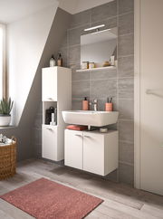 Moderne Badkombination BOSTON mit weißem Waschtisch, Spiegel und Stauraum, seitliche Perspektive