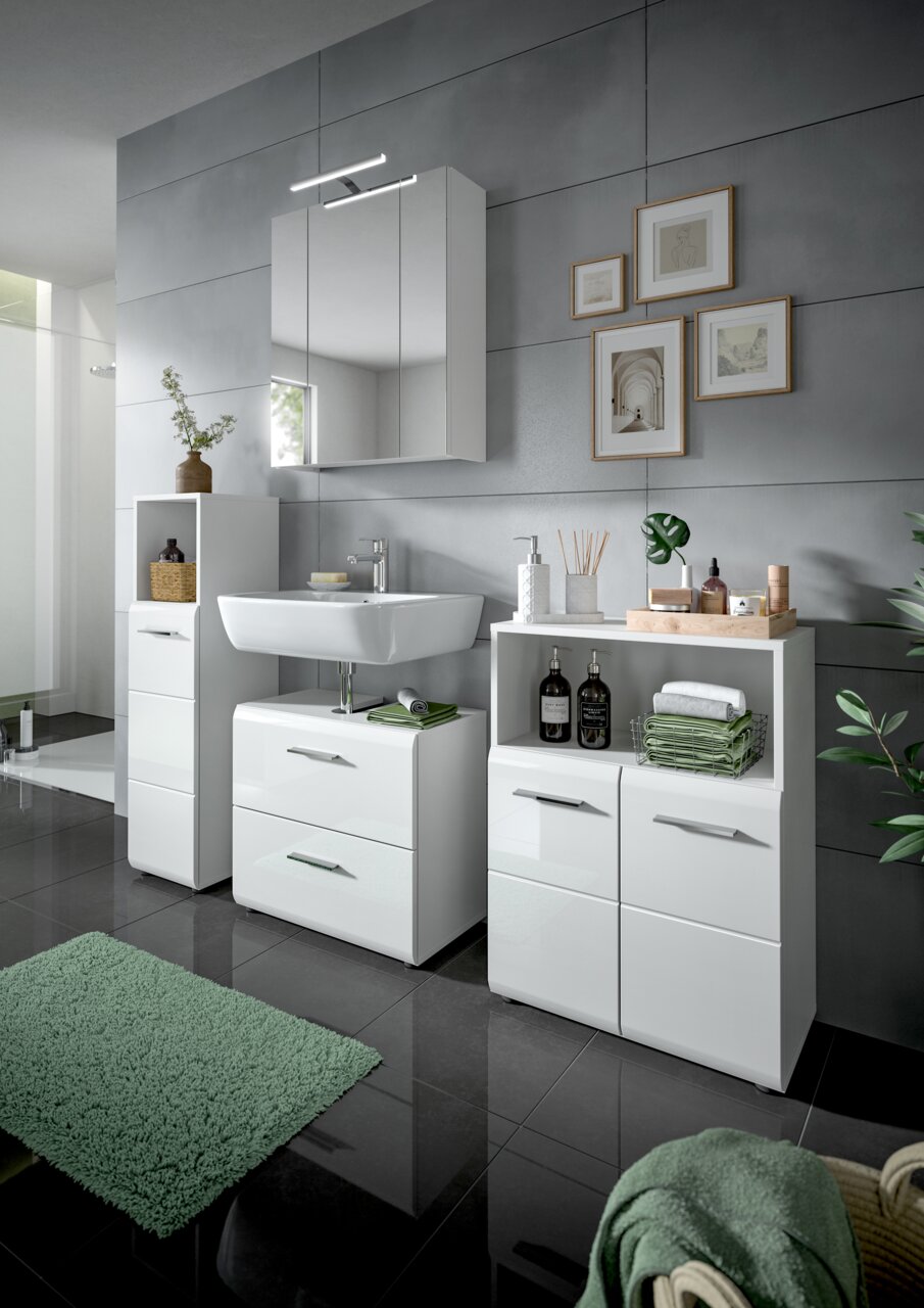 MID.YOU Badset ICE Moderne Badkombination mit weißem Waschtisch, Spiegelschrank und Stauraum, aus der Perspektive eines hellen Badezimmers mit grünen Akzenten.