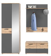 Garderobenkombination in Holzoptik mit grauen Elementen, bestehend aus einem hohen Schrank mit Spiegel, einer Wandgarderobe mit Ablage und Haken sowie einer Sitzbank mit Stauraum. Frontalansicht.