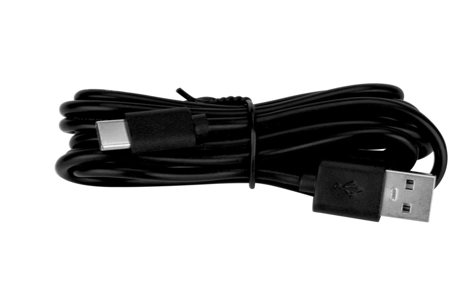 Schwarzes USB-Kabel mit USB-A- und USB-C-Steckern, seitliche Perspektive
