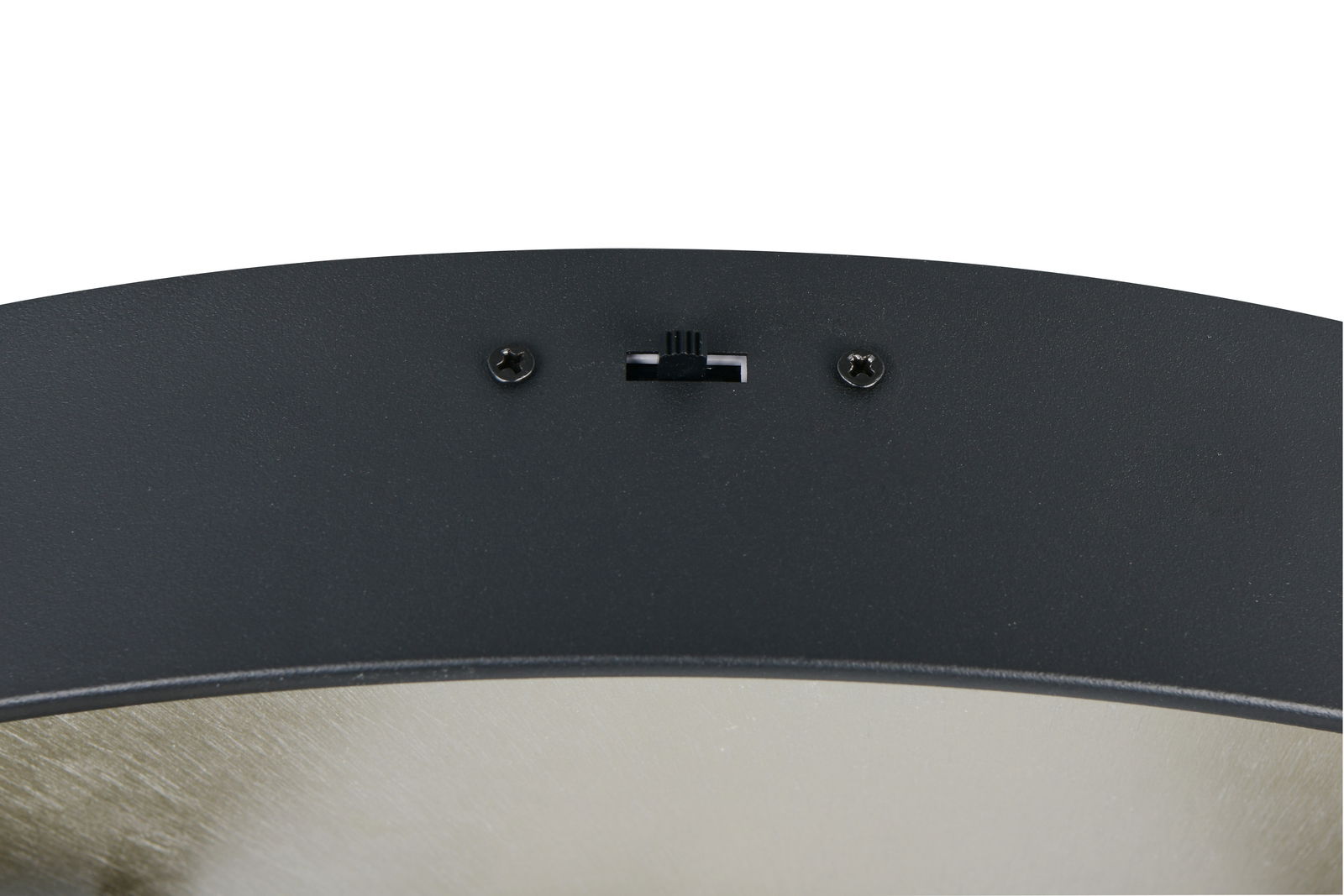 Nahaufnahme der Deckenleuchte Trio Leuchten ORBIT mit Blick auf die Oberseite und Befestigungselemente.