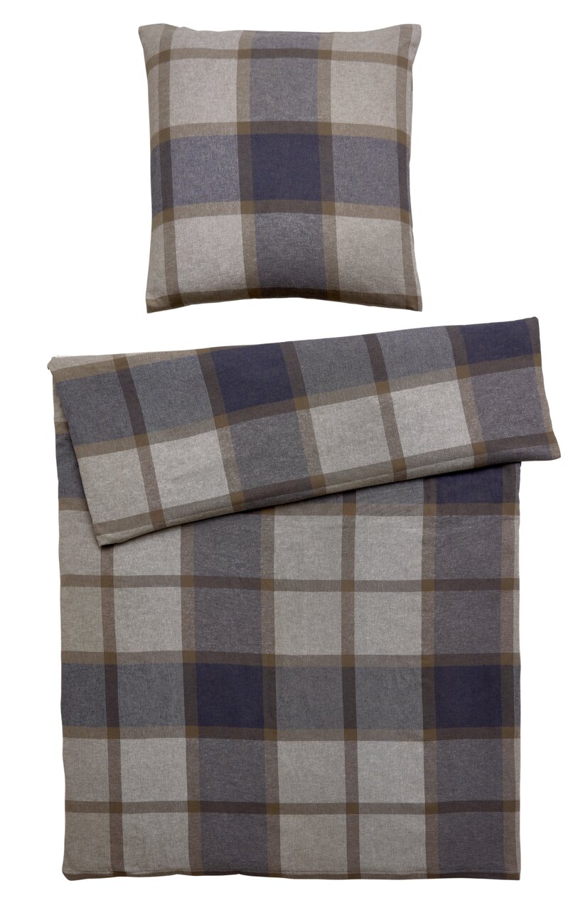 Bettwäsche-Set mit kariertem Muster in Blau- und Brauntönen, bestehend aus einem Kissenbezug und einem Bettdeckenbezug, aus der Vogelperspektive fotografiert.