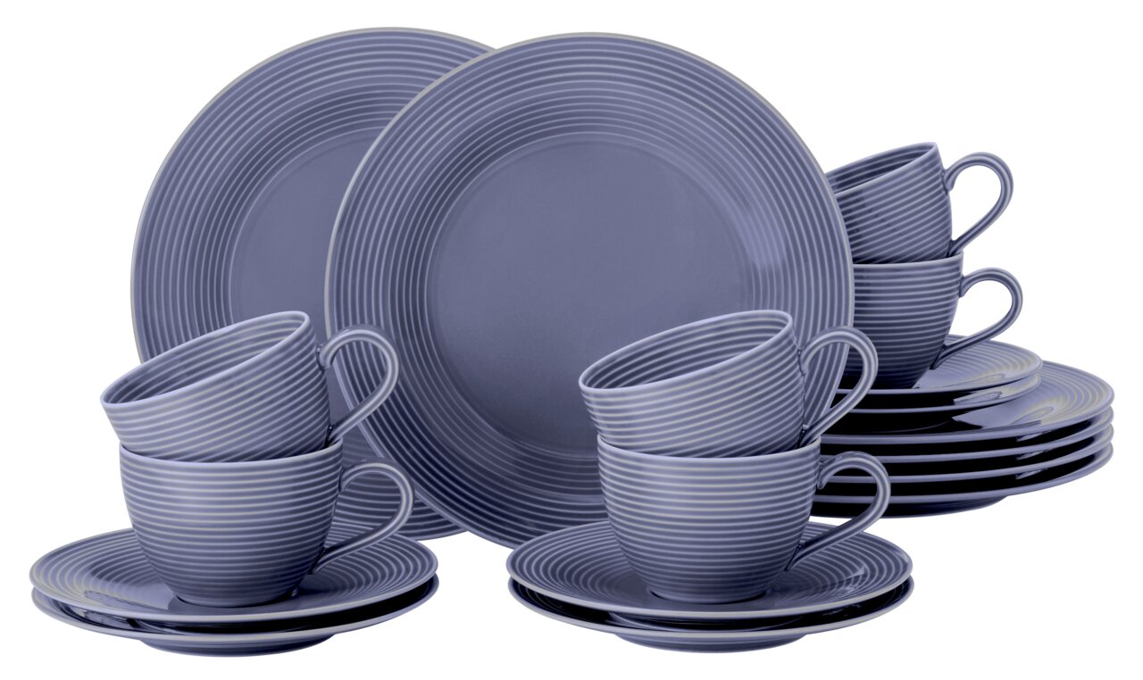 18-teiliges Kaffeeservice in Blau mit Streifenmuster, bestehend aus Tassen, Untertassen und Tellern, seitliche Perspektive