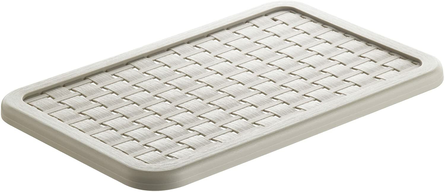 Rechteckiger Deckel mit geflochtenem Muster, in schräger Perspektive von oben fotografiert.