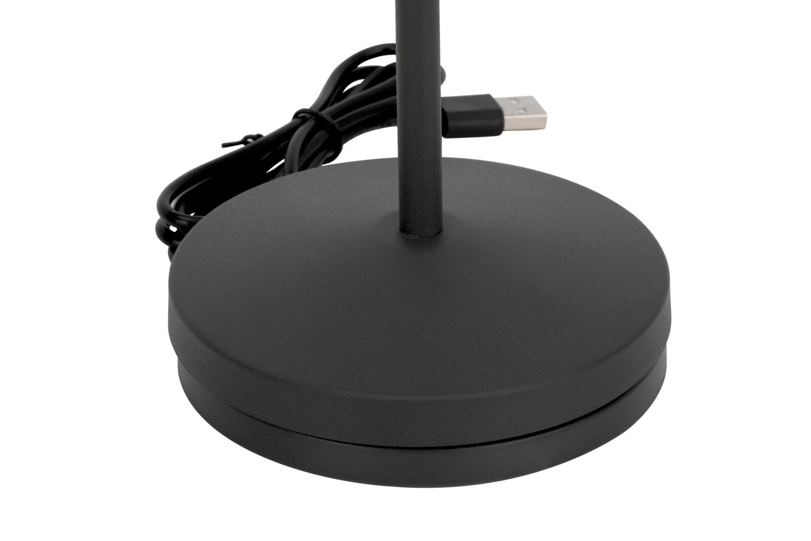 Nahaufnahme der Basis einer schwarzen Akku-Tischleuchte mit USB-Kabel