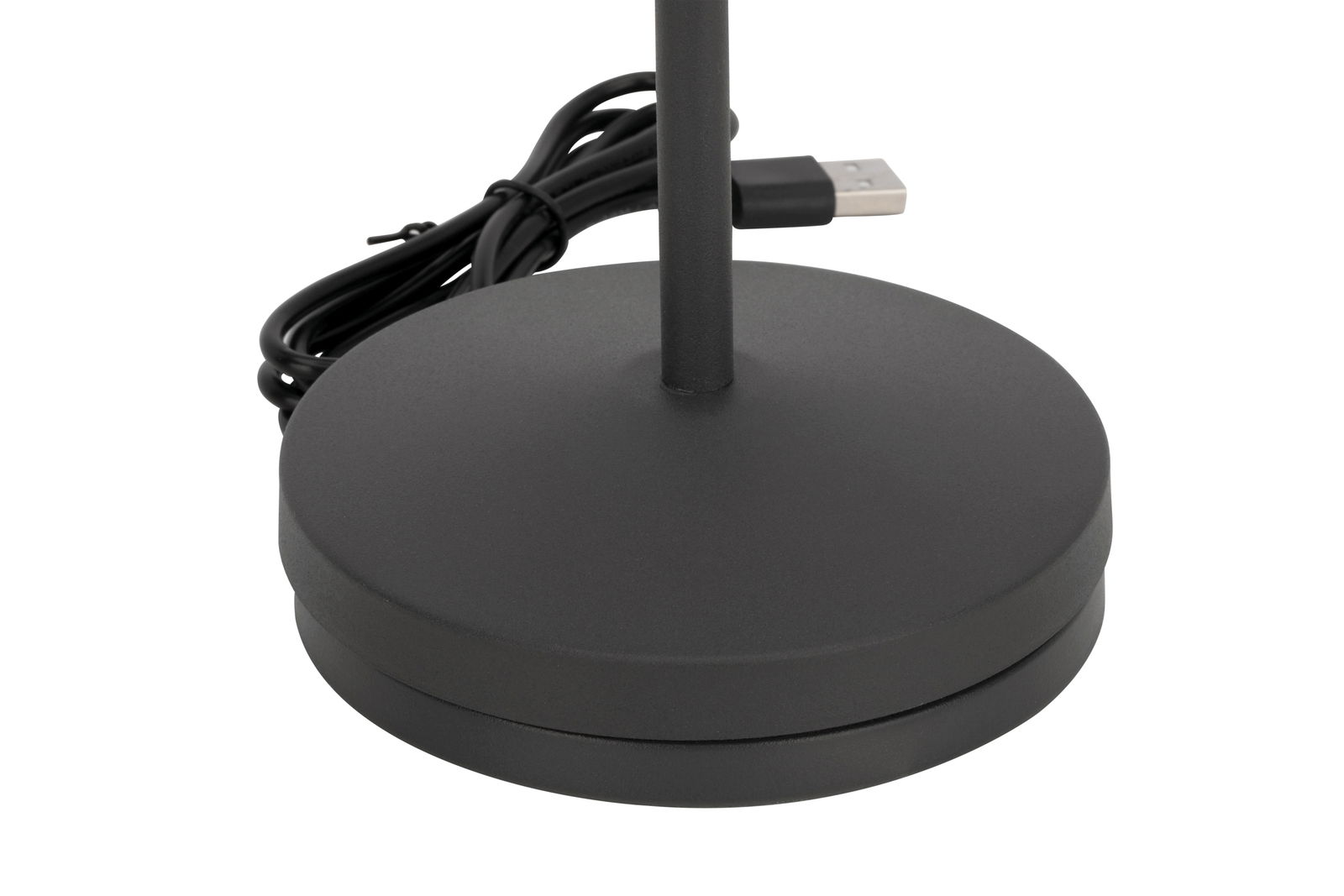 Nahaufnahme der Basis einer schwarzen Akku-Tischleuchte mit USB-Kabel