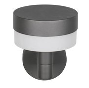 Moderne LED-Außenwandleuchte in zylindrischer Form, seitliche Perspektive