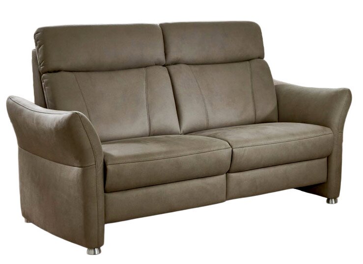 Beiges 2,5-Sitzer Sofa mit geschwungenen Armlehnen und hoher Rückenlehne, Perspektive von vorne.