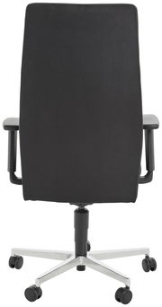 Rückansicht eines schwarzen Chefsessels mit hoher Rückenlehne und verstellbaren Armlehnen auf einem stabilen, verchromten Fußkreuz mit Rollen.