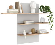 Wandpaneel mit drei Holzregalen, dekoriert mit Büchern, einer Büste, einer Pflanze und kleinen Dekorationsgegenständen, seitliche Perspektive.