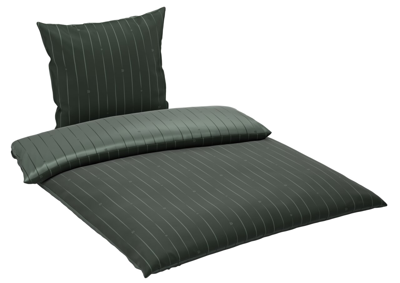Dunkelgrüne Wendebettwäsche mit feinen Streifen, bestehend aus einem Kissenbezug und einem Bettdeckenbezug, in einer schrägen Perspektive dargestellt.