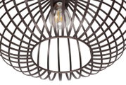 Close-up van een moderne plafondlamp met een open, rond metalen roosterontwerp, gezien van onderaf.