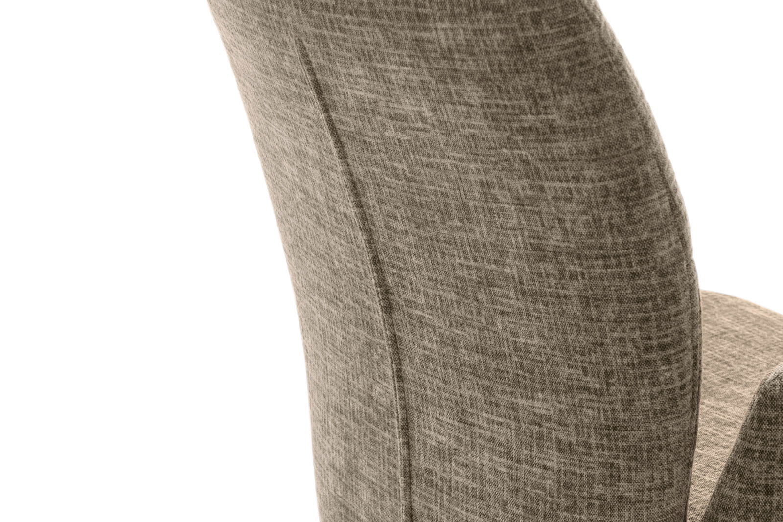 Detailansicht der Rückenlehne eines Sessels mit grauem Stoffbezug.