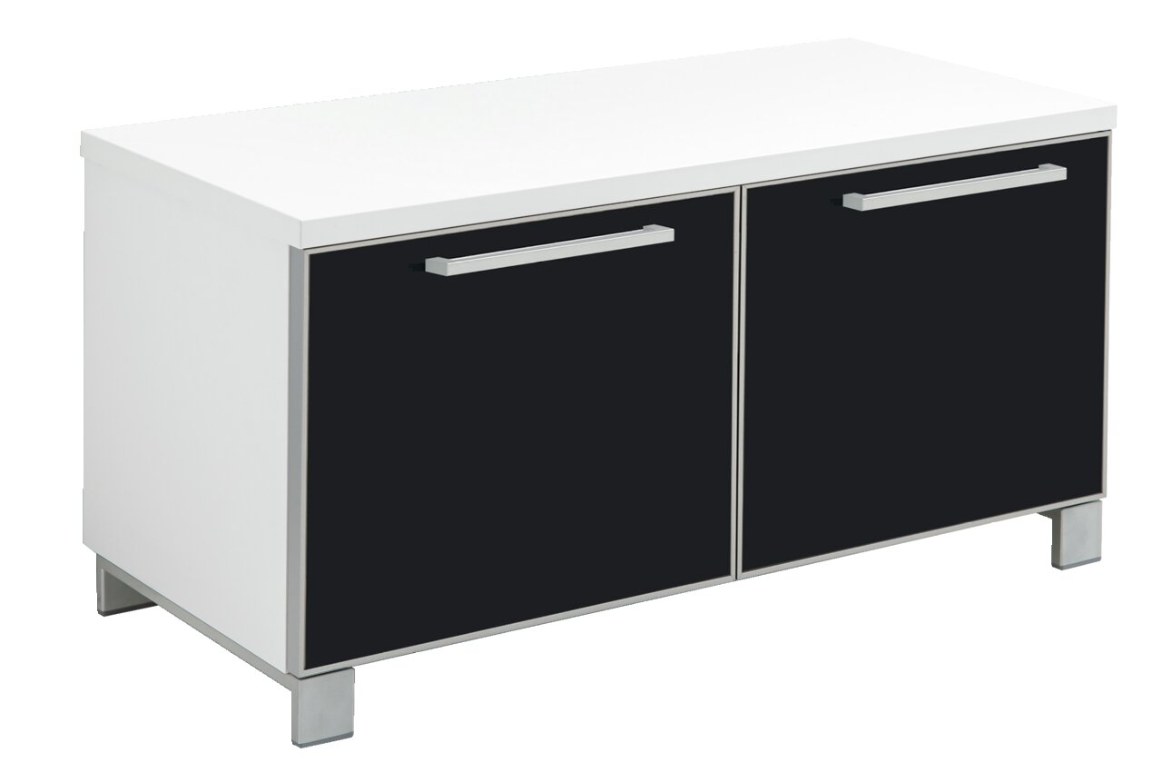 Moderne Garderobenbank mit weißer Oberseite und schwarzen Türen, seitliche Perspektive