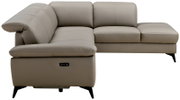 Ecksofa XORA PARIS in beigem Leder mit linker Armlehne und rechter Ecke, seitliche Perspektive.
