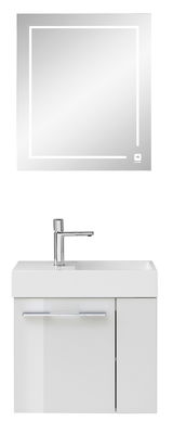 Moderne Badezimmermöbelkombination mit beleuchtetem Spiegel und Waschbeckenunterschrank, Frontalansicht.