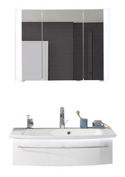 Moderne Badkombination mit Spiegelschrank und Waschbecken, Frontalansicht