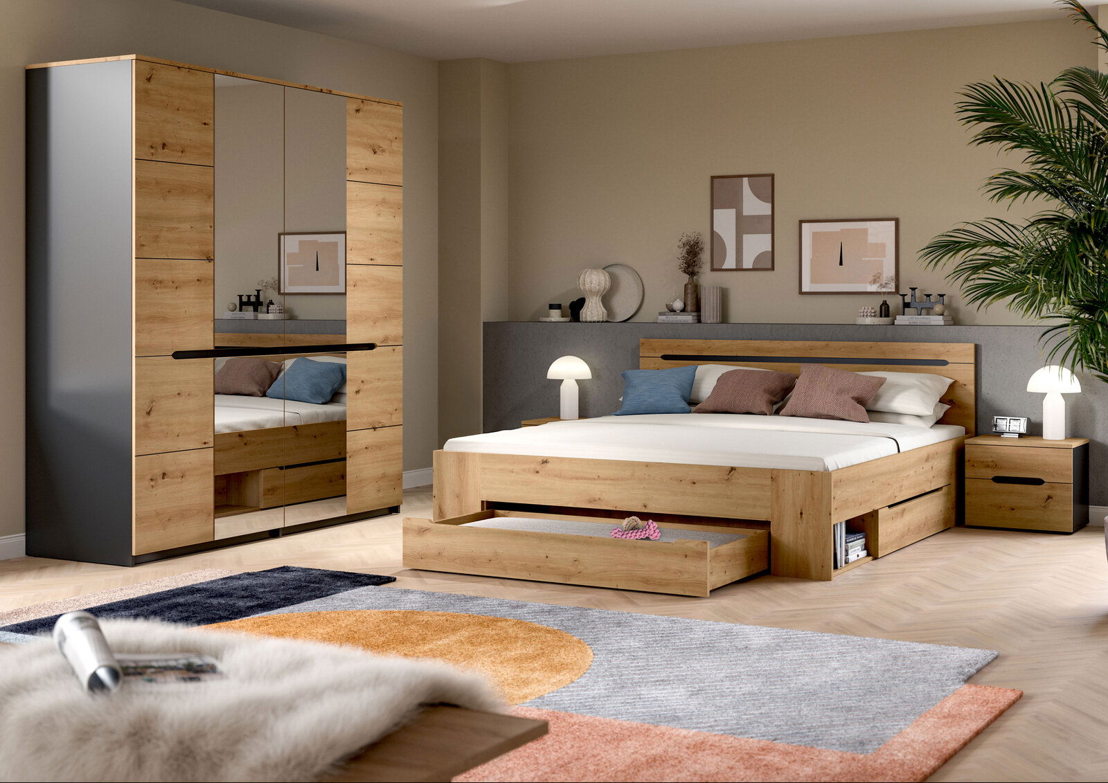 Modernes Schlafzimmer-Set aus hellem Holz mit Bett inklusive ausziehbarer Schublade, Nachttisch und Kleiderschrank mit Spiegeltüren, aufgenommen in schräger Frontansicht.