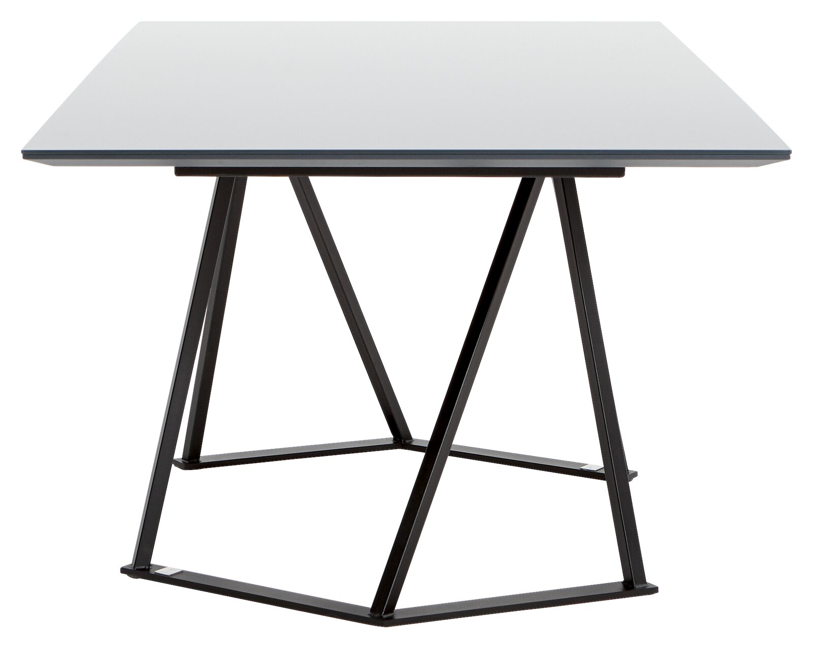 Moderner Esstisch mit schwarzem Metallgestell und rechteckiger Glasplatte, seitliche Perspektive