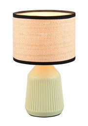 Beige Tischlampe mit zylindrischem, gewebtem Stoffschirm mit schwarzer Kante und geriffeltem Lampenfuß, frontal in leichter Aufsicht auf weißem Hintergrund