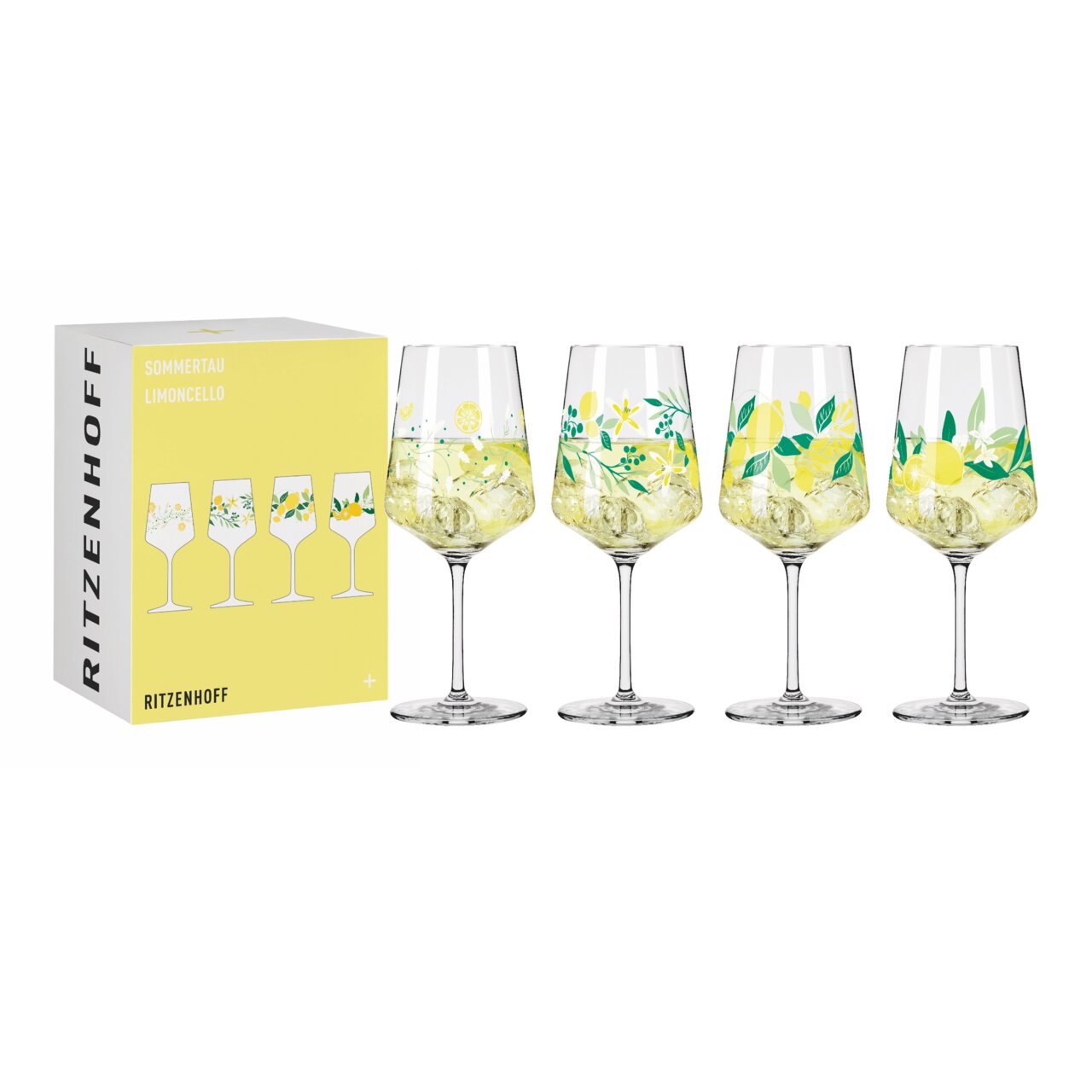 Vier Limoncello-Gläser mit dekorativem Zitronen- und Blumenmuster, gefüllt mit Getränk und Eiswürfeln, neben der Verpackung aus seitlicher Perspektive.