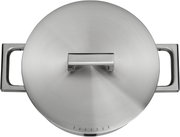 Top-Down-Ansicht eines Edelstahlkochtopfs mit Deckel und zwei Griffen, Teil des WMF Ultimate Cool Topf-Sets.