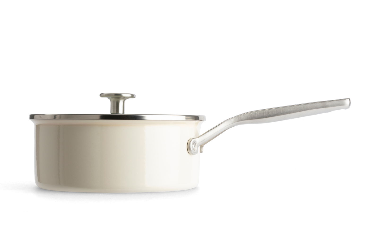 Topf aus einem 4-teiligen Set in mandelweiß, seitliche Perspektive