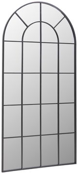 Großer, rechteckiger Spiegel mit schwarzem Metallrahmen und Sprossen, perspektivisch von der Seite fotografiert.