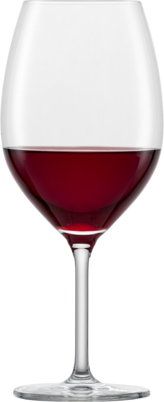 Bordeauxglas mit rotem Wein, frontal fotografiert