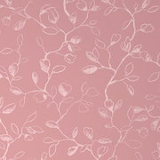 Rosa Bettwäsche mit weißem, floralen Muster aus der Vogelperspektive