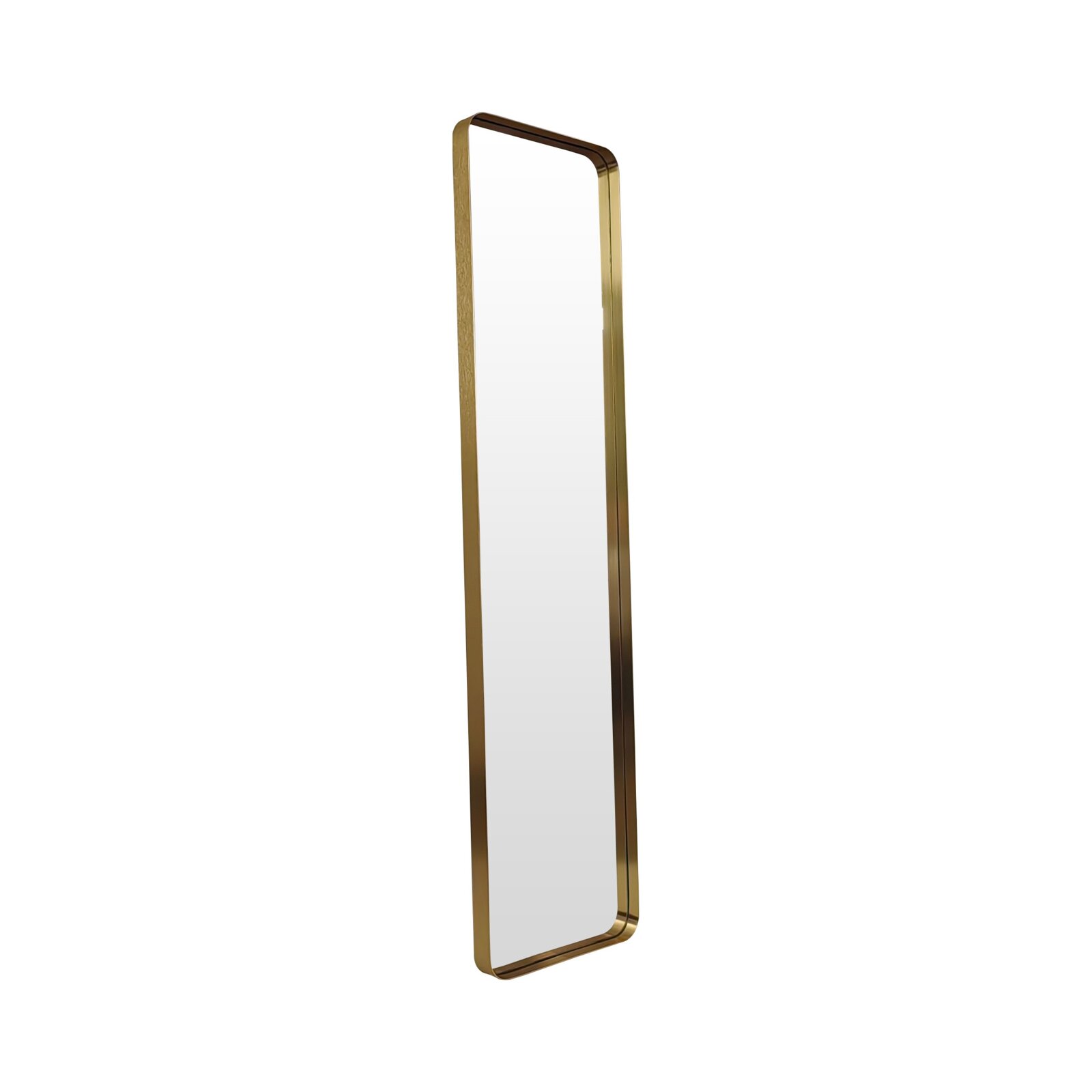Smalle rechthoekige wandspiegel met goudkleurig metalen frame op witte achtergrond, schuin van voren gefotografeerd