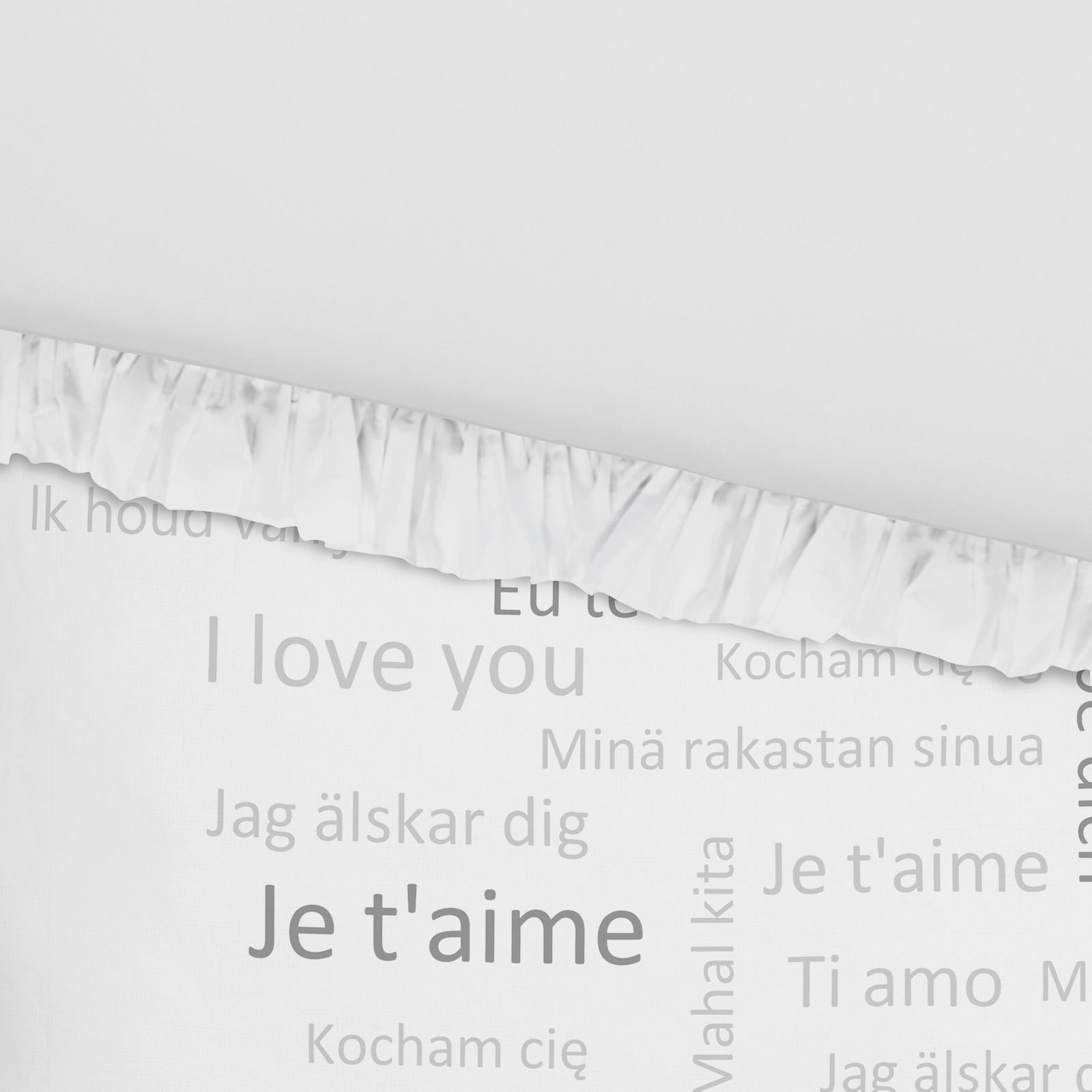 Bettwäsche mit verschiedenen 'Ich liebe dich' Übersetzungen in verschiedenen Sprachen, von oben betrachtet