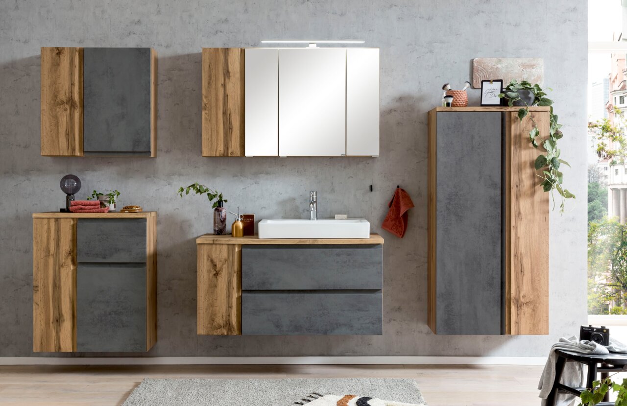 Badezimmermöbel-Set mit Midischrank in Holzoptik und grauen Fronten, frontal betrachtet