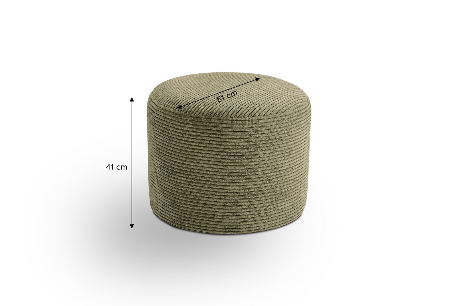 Runder Cord-Sitzpouf in Olivgrün mit gerippter Struktur, Maße 51 cm Durchmesser und 41 cm Höhe, freigestellt in frontaler leicht schräger Perspektive