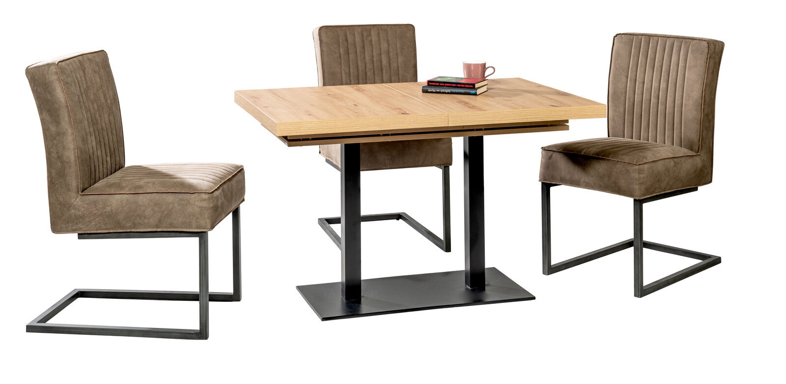 Esszimmer-Set mit drei braunen Schwingstühlen und einem rechteckigen Holztisch mit schwarzem Metallgestell, seitliche Perspektive.
