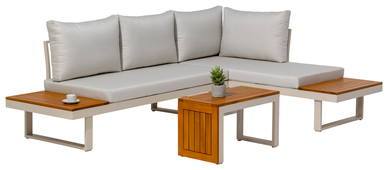 Moderne Gartenlounge mit hellen Kissen und integrierten Holztischen, seitliche Perspektive