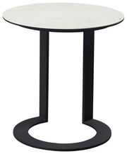 Moderner Beistelltisch mit runder weißer Tischplatte und schwarzem Metallgestell, seitliche Perspektive