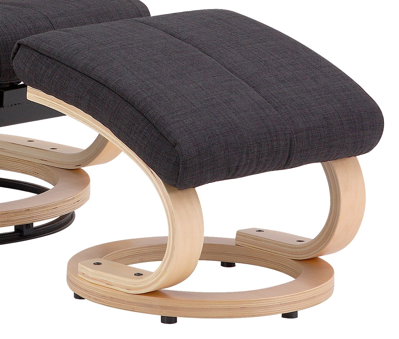 Moderne relaxfauteuil met gebogen houten frame en donkergrijze bekleding, zijaanzicht