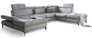 Graues Ecksofa mit verstellbaren Kopfstützen und Kissen, von vorne links gesehen, mit einer Tasse und Zeitschrift auf der Sitzfläche.