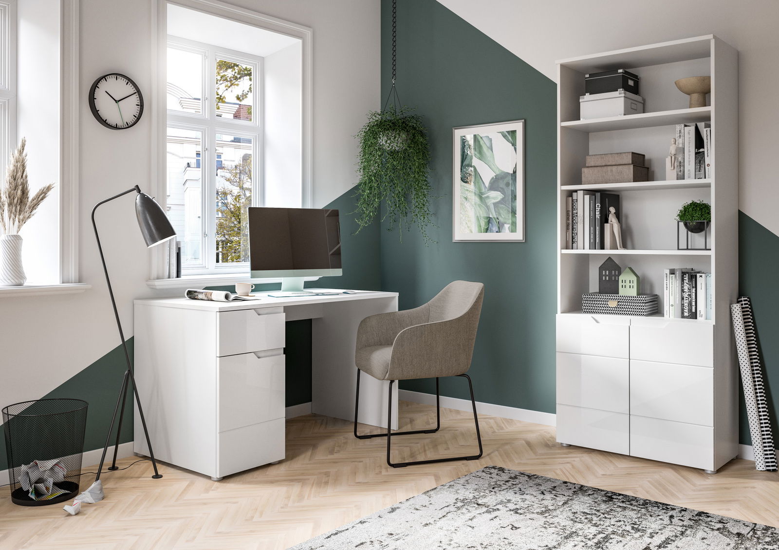 Modernes weißes Stauraumshelf in einem stilvollen Arbeitszimmer, seitliche Perspektive