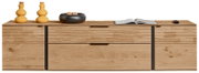 Moderne wandcombinatie van hout met twee gele vazen, een zwarte schaal en een open boek bovenop, gezien vanaf de voorkant.