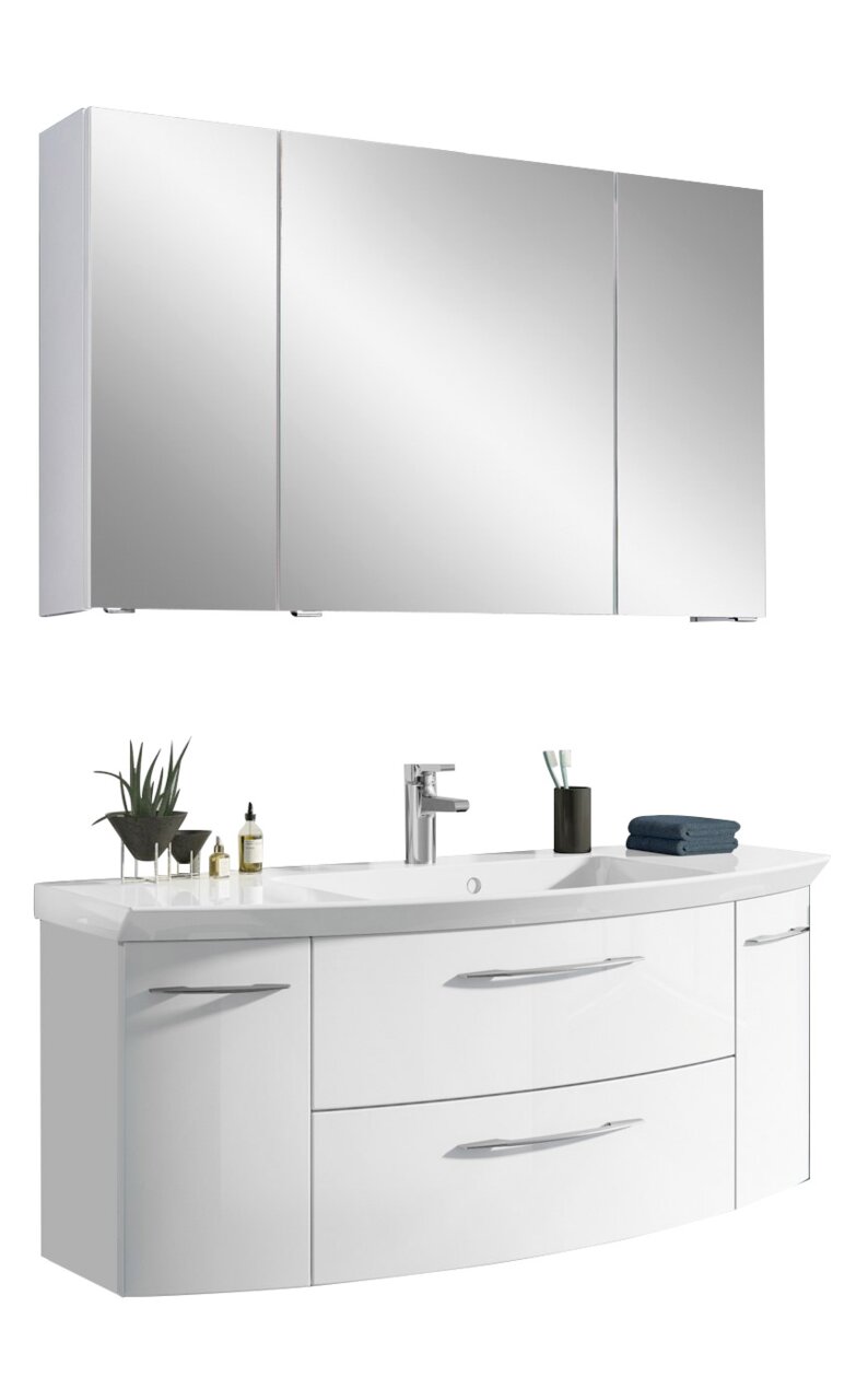 Moderne Badkombination mit Spiegelschrank und Waschbeckenunterschrank, frontal abgebildet. Enthält Dekorationselemente wie Pflanzen und Pflegeprodukte.