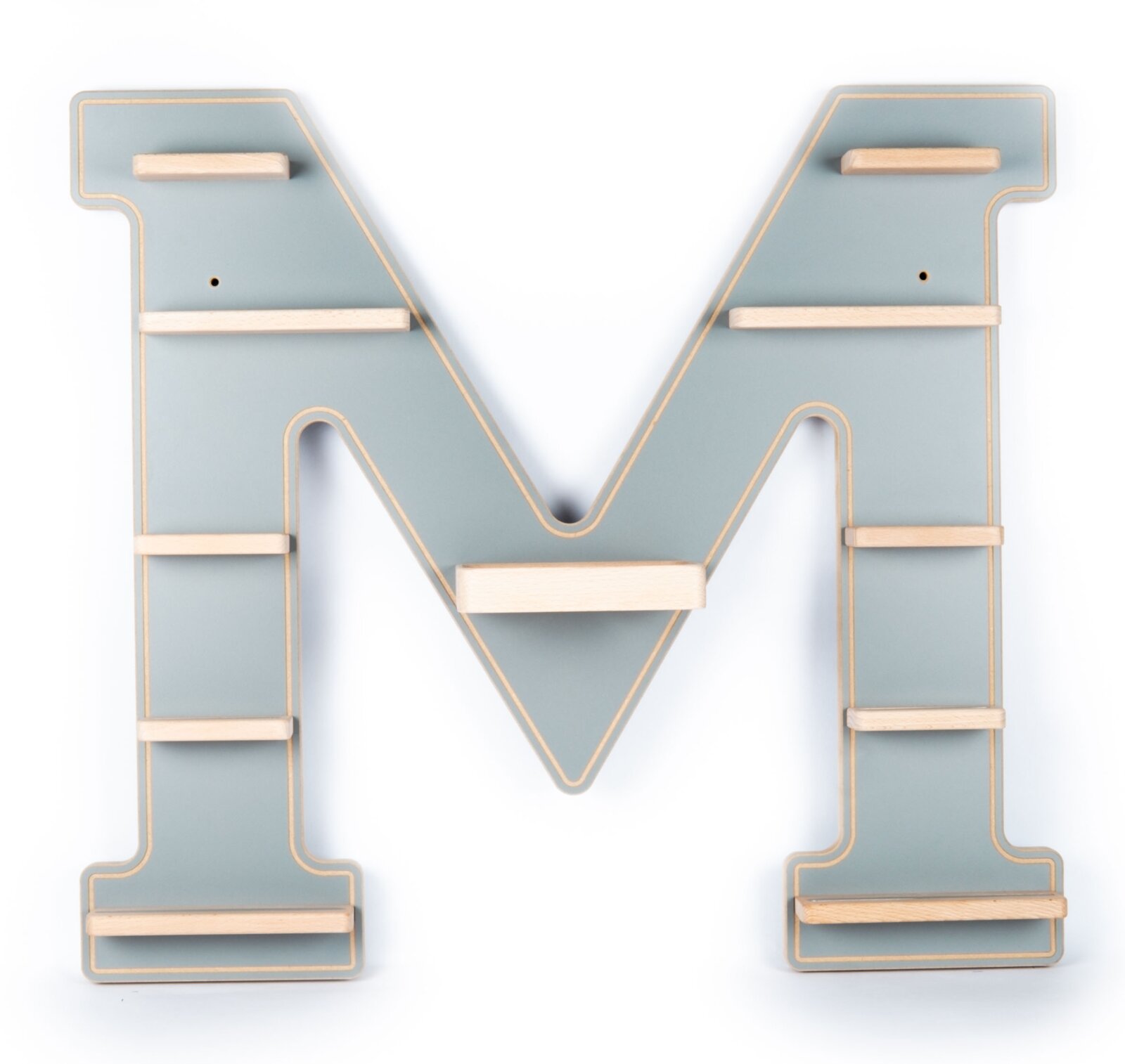Buchstabenregal in Form des Buchstabens M in hellblau mit mehreren kleinen Holzablagen, frontale Ansicht vor weißem Hintergrund