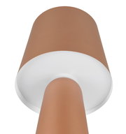 Nahaufnahme einer Tischleuchte Nubian in Braun und Weiß, von unten betrachtet.