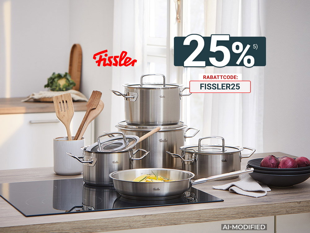 KI-modifiziert: Fissler Edelstahltöpfe und Pfanne auf modernem Induktionskochfeld in heller Küche.