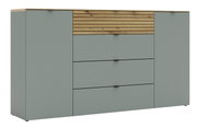 Frontale Ansicht eines modernen Sideboards mit grauen Türen und Schubladen, sowie einem Akzent aus Holzlatten.